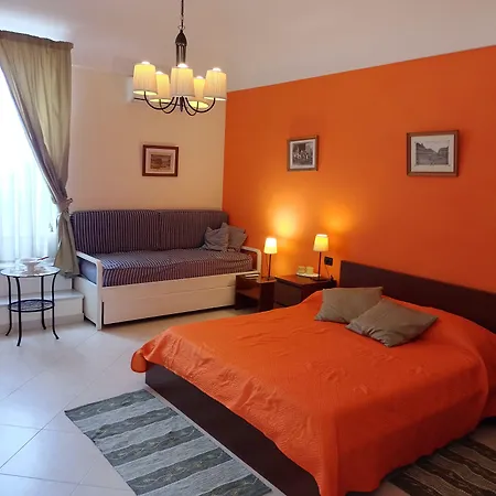 Cupole E Campanili 4* Napels